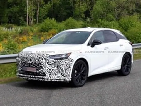 Bị bắt gặp trên đường thử khét tiếng ở Đức, mẫu xe gầm cao chủ lực của Lexus đang âm thầm chuẩn bị cho một cuộc cách mạng từ bên trong