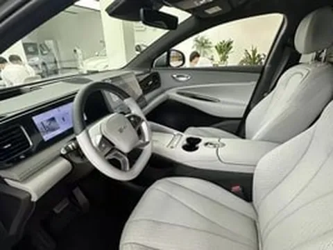 BYD Sealion 06 DM-i thế hệ mới lộ diện: Tiêu thụ 3,3 lít/100 km, chạy gần 2.000 km mỗi lần nạp nhiên liệu, giá chỉ hơn 500 triệu