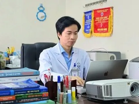 Giáo sư trẻ nhất Việt Nam ngành Y 33 tuổi đã có bằng Tiến sĩ, hiện là Phó Giám đốc của bệnh viện thuộc Đại học hàng đầu miền Trung