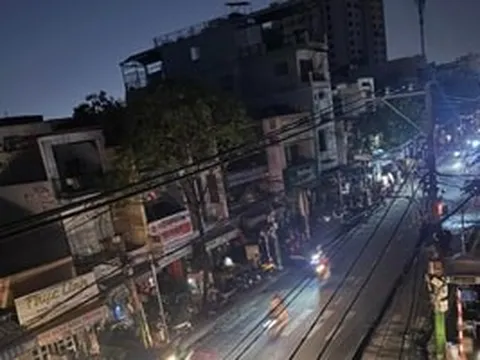 Hà Nội 'phát ngốt' vì mất điện giữa nắng nóng đỉnh điểm, EVN lên tiếng