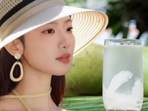 Nắng nóng thế này, uống ngay loại nước được ví như "kem chống nắng tự nhiên" để ngăn da nhăn nheo, đen sạm, ai đi biển càng nên uống