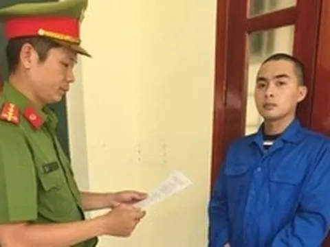 Khởi tố đối tượng chuyển 1kg vàng qua biên giới