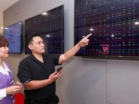 Hai quỹ ETF gần 30.000 tỉ đồng chuẩn bị “đảo danh mục"