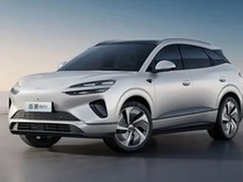 Mẫu xe bán chạy của BYD tại Việt Nam chính thức ra mắt phiên bản mới: 'Ăn xăng' 3,3 lít/100km, đi gần 2.000km không cần tiếp nhiên liệu
