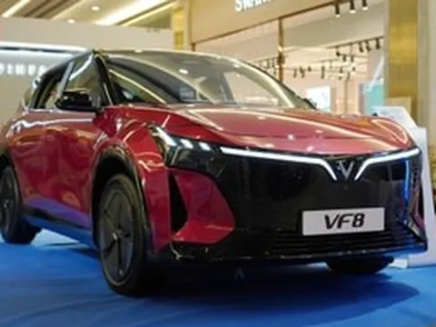 Khách Việt mách nhau cách 'săn cọc' VinFast VF 8, người đã trải nghiệm nói hết điểm ăn tiền