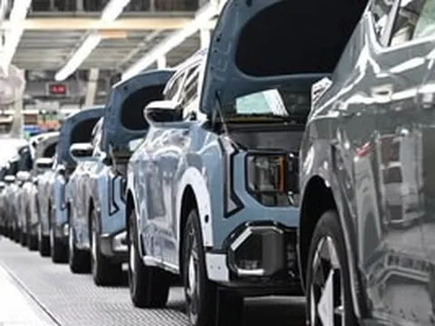'Át chủ bài' của Kia đi vào sản xuất hàng loạt: Mở rộng kích thước, nâng cấp công nghệ, thêm hybrid, sớm xuất hiện tại Đông Nam Á trong năm nay