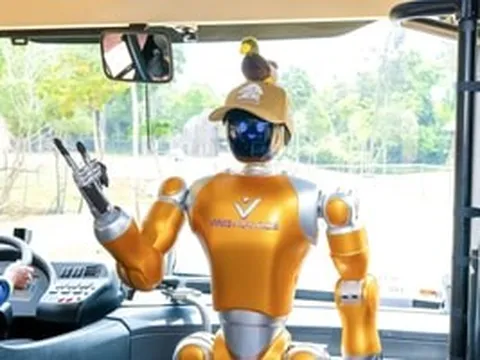 Người máy của tỷ phú Phạm Nhật Vượng 'đi làm' tại safari Phú Quốc, công việc được đánh giá là đầy thử thách
