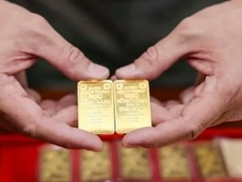 Thấy gì từ việc giá vàng 'bốc hơi' hơn 30 triệu đồng/lượng?
