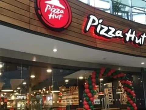 Không còn là ‘gà đẻ trứng vàng’, Pizza Hut bị đưa lên bàn đàm phán