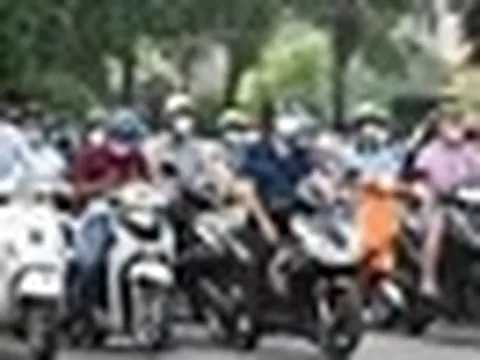 Hà Nội: Mức hỗ trợ 5 triệu đồng chuyển đổi xe xăng sang xe điện còn thấp