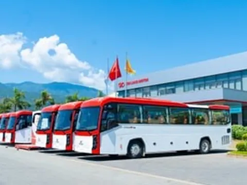 Hãng xe Việt Kim Long Motor bàn giao lô 60 xe buýt cao cấp cho doanh nghiệp vận tải có tiếng tại miền Nam