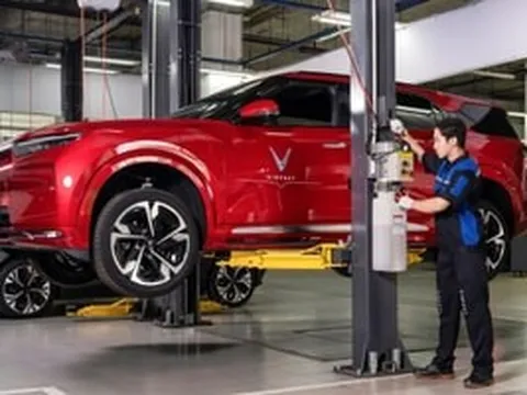 VinFast VF 9 bị gặp sự cố, chủ xe mang tới xưởng dịch vụ đã nói thẳng về trình độ tay nghề của kỹ thuật viên