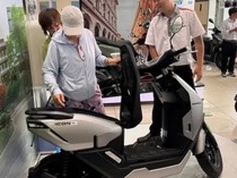 Thị trường xe máy điện nóng lên từng ngày