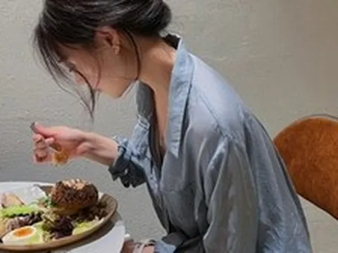 Các bác sĩ thừa nhận: Dấu hiệu nguy hiểm nhất của ung thư dạ dày không phải đau bụng, mà là 3 thay đổi…
