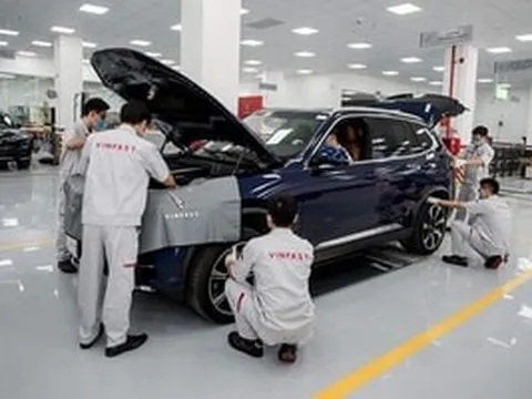 Chạy 15.000 km, chủ VinFast VF 6 mang xe đi bảo dưỡng, thấy hóa đơn phải thốt lên một câu
