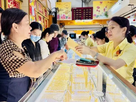 Giá vàng lại giảm, chỉ còn 134 triệu đồng/lượng