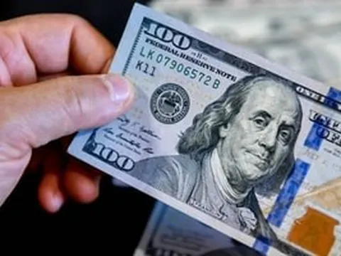 Tỷ giá hôm nay 12/6: USD bất ngờ nhích tăng, giá bán tiến sát 26.420 đồng