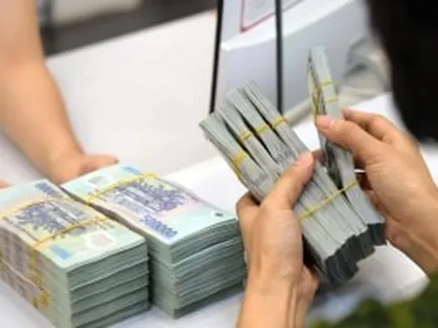 Tiền gửi dân cư lập kỷ lục mới, vượt 10,5 triệu tỷ đồng