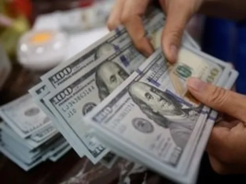 Tỷ giá USD tuần 8-12/6: USD tự do thấp hơn ngân hàng tới 142 đồng