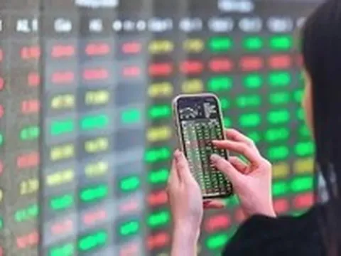 Dòng tiền tỷ USD trở lại sàn chứng khoán