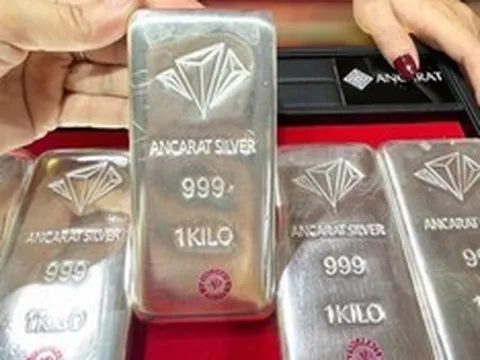 Giá bạc hôm nay (15/6): Bứt tốc ngoạn mục, tăng mạnh nhất trong nhiều tháng qua