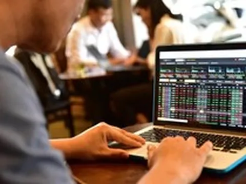 Một cổ phiếu bị nhóm công ty chứng khoán bán mạnh hơn trăm tỷ phiên 16/6