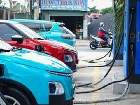Ô tô điện tăng trưởng như vũ bão tại Việt Nam, xe xăng sắp hết thời?