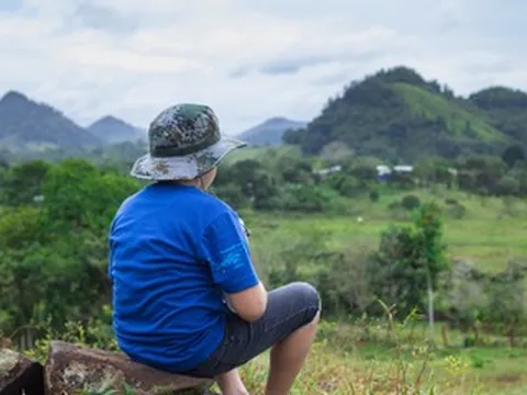 Cháu nội học giỏi về quê nghỉ hè, ông bà nhận ra 'điều bất thường'