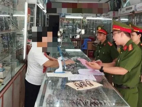Tạm giữ hơn 4.000 sản phẩm kính mắt nghi giả mạo, không rõ nguồn gốc xuất xứ