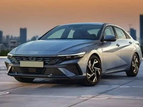 Ra mắt Hyundai Elantra 2026: Kích thước ngang Honda Civic, giá bán chỉ từ 357 triệu