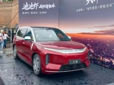 Mẫu SUV điện 7 chỗ hạng thương gia ra mắt: Sạc nhanh 9 phút, tầm hoạt động 950km, giá chỉ từ 839 triệu đồng