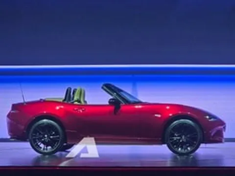 'Nàng thơ' xe thể thao Mazda MX-5 ra mắt Việt Nam, chuẩn hàng hiếm: Mui trần 181 mã lực, giá hơn 1,3 tỷ