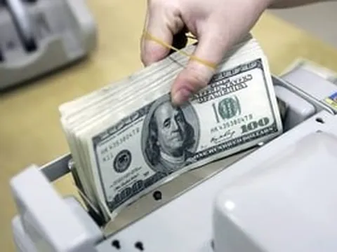 Tỷ giá tuần 15-20/6: USD tự do tăng vọt gần 300 đồng