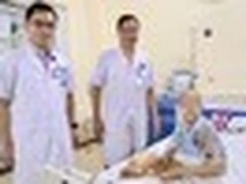 Đưa con đi khám vì khớp gối đau, gia đình sốc khi bé 6 tuổi mắc ung thư xương