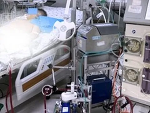 Nhiễm virus cúm thông thường nhưng bé trai 11 tuổi vẫn bị sốc tim nguy kịch, BS khuyến cáo một việc phụ huynh không được TỰ Ý LÀM khi con bị cảm sốt