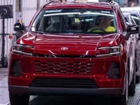 Từ bỏ động cơ đốt trong truyền thống, mẫu SUV hybrid của Toyota cháy hàng, đại lý không có lấy một chiếc để trưng bày