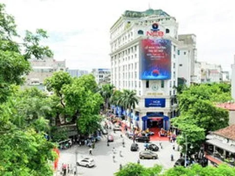 Cổ phiếu một ngân hàng bất ngờ nổi sóng