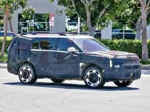 Mẫu xe bán chạy tại Việt Nam ra mắt phiên bản EREV: Thay đổi thiết kế đuôi xe, chạy điện xa hơn 1.000 km, xóa nỗi lo hết pin