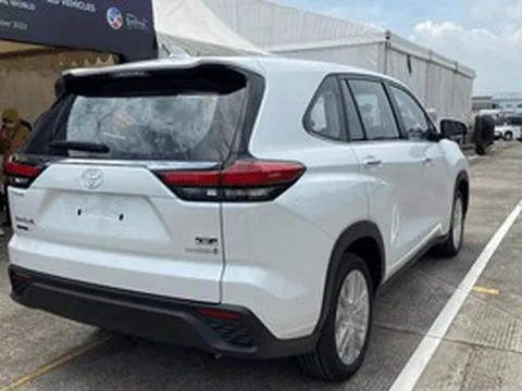 Chiều lòng khách gia đình Việt, Toyota Innova giá còn 580 triệu, xem ưng ý là có ngay mẫu MPV 7 chỗ ‘gầm cao, máy thoáng’