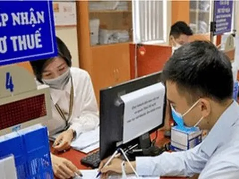 Lương, tiền làm thêm giờ được miễn thuế thu nhập cá nhân