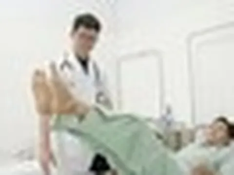 Đang khỏe mạnh, người đàn ông 33 tuổi bất ngờ đột quỵ sau khi chơi bóng đá: Thủ phạm là cú va chạm nhiều người vẫn nghĩ "không đáng lo"
