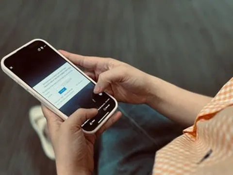 Mẹ sung sướng khoe điểm thi tốt nghiệp THPT lên mạng, con đề nghị điều bất ngờ