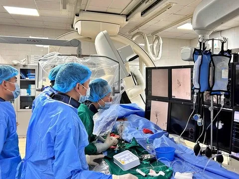 Đau đầu kéo dài, người phụ nữ phát hiện "quả bom" nổ chậm trong não