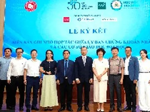 UBCKNN bắt tay hai trường đại học lớn, đẩy mạnh đào tạo nhân lực ngành chứng khoán