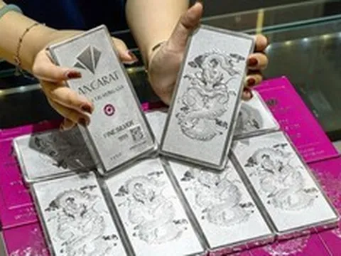Giá bạc hôm nay (9/7): Đồng loạt lao dốc, làn sóng xả hàng lan rộng