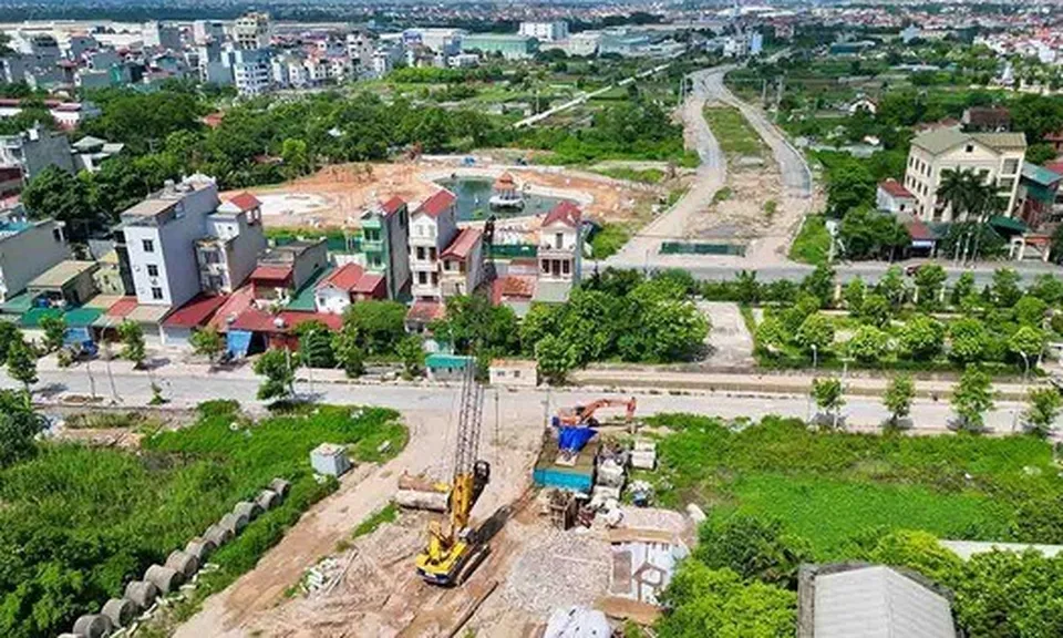 Thửa đất hơn 800m2 có 3 hộ dân cùng sinh sống 30 năm, nay bị thu hồi toàn bộ thì được hỗ trợ tái định cư thế nào?